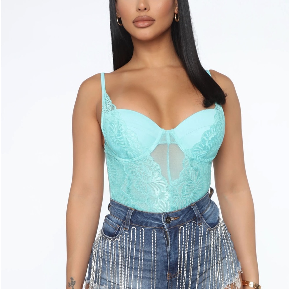 Fashion nova bodysuit size medium worn once! - Picture 3 of 11
